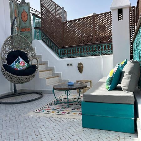 Riad Amazing Amazigh Avec Jacuzzi Petit Dejeuner Compris Avec Aussi Chambres Familiales Pres De La Place Jemaa El Fna 마라케시 외부 사진