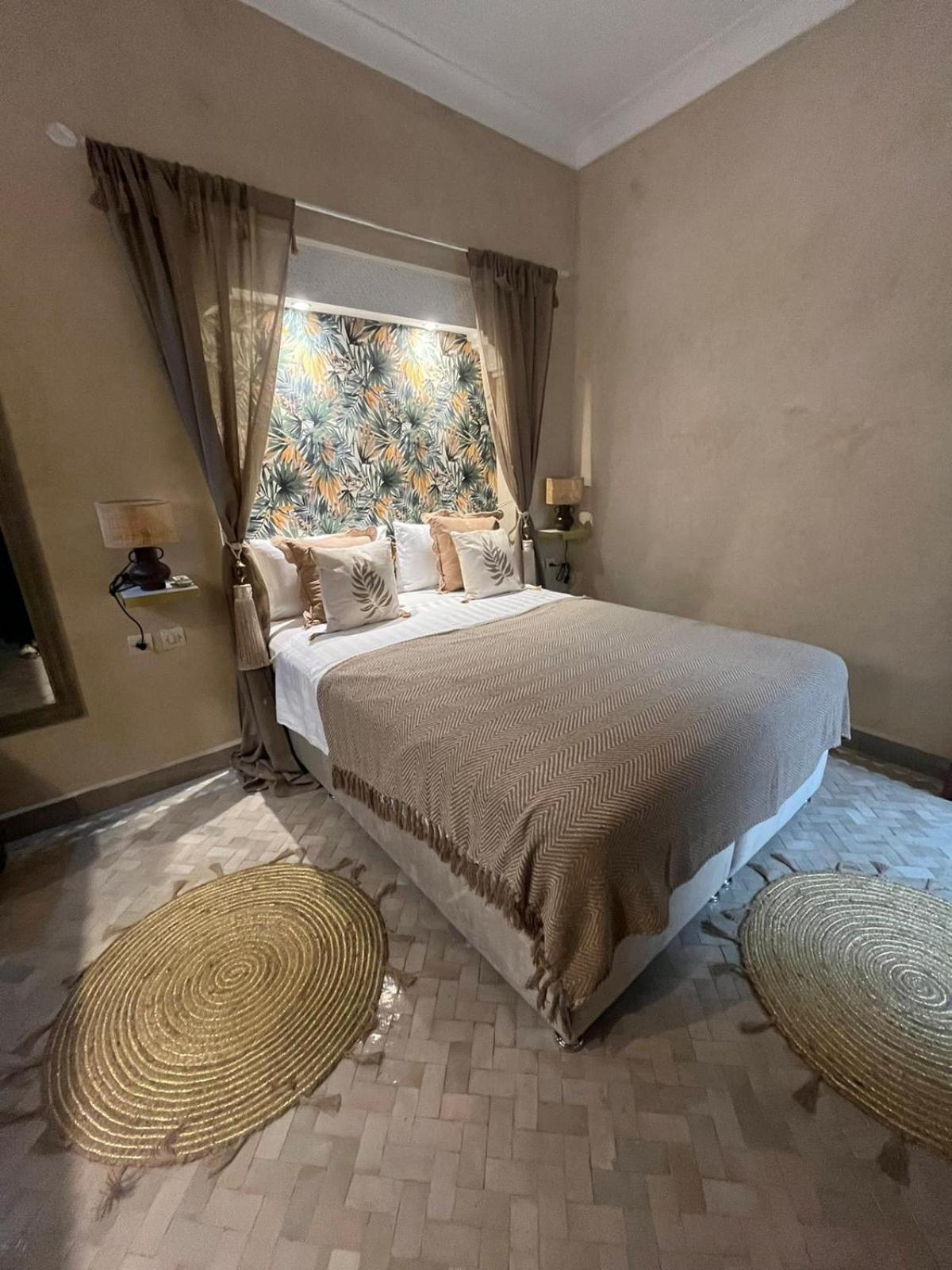 Riad Amazing Amazigh Avec Jacuzzi Petit Dejeuner Compris Avec Aussi Chambres Familiales Pres De La Place Jemaa El Fna 마라케시 외부 사진