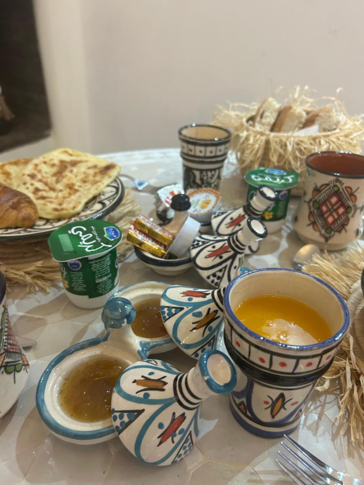 Riad Amazing Amazigh Avec Jacuzzi Petit Dejeuner Compris Avec Aussi Chambres Familiales Pres De La Place Jemaa El Fna 마라케시 외부 사진