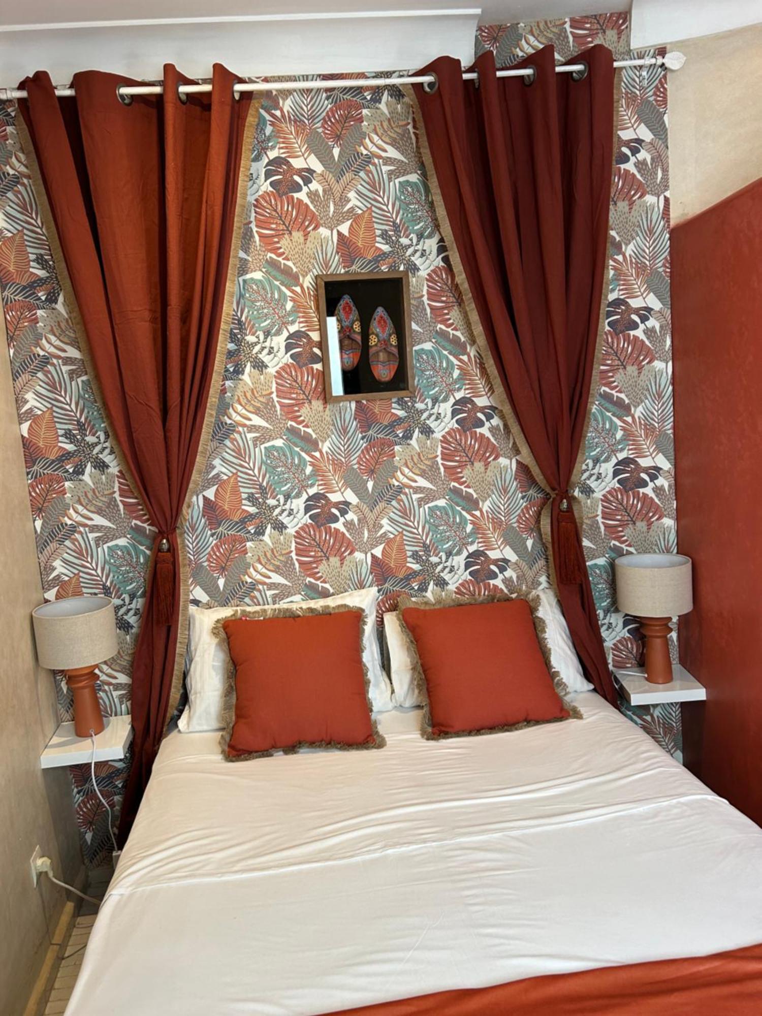 Riad Amazing Amazigh Avec Jacuzzi Petit Dejeuner Compris Avec Aussi Chambres Familiales Pres De La Place Jemaa El Fna 마라케시 외부 사진