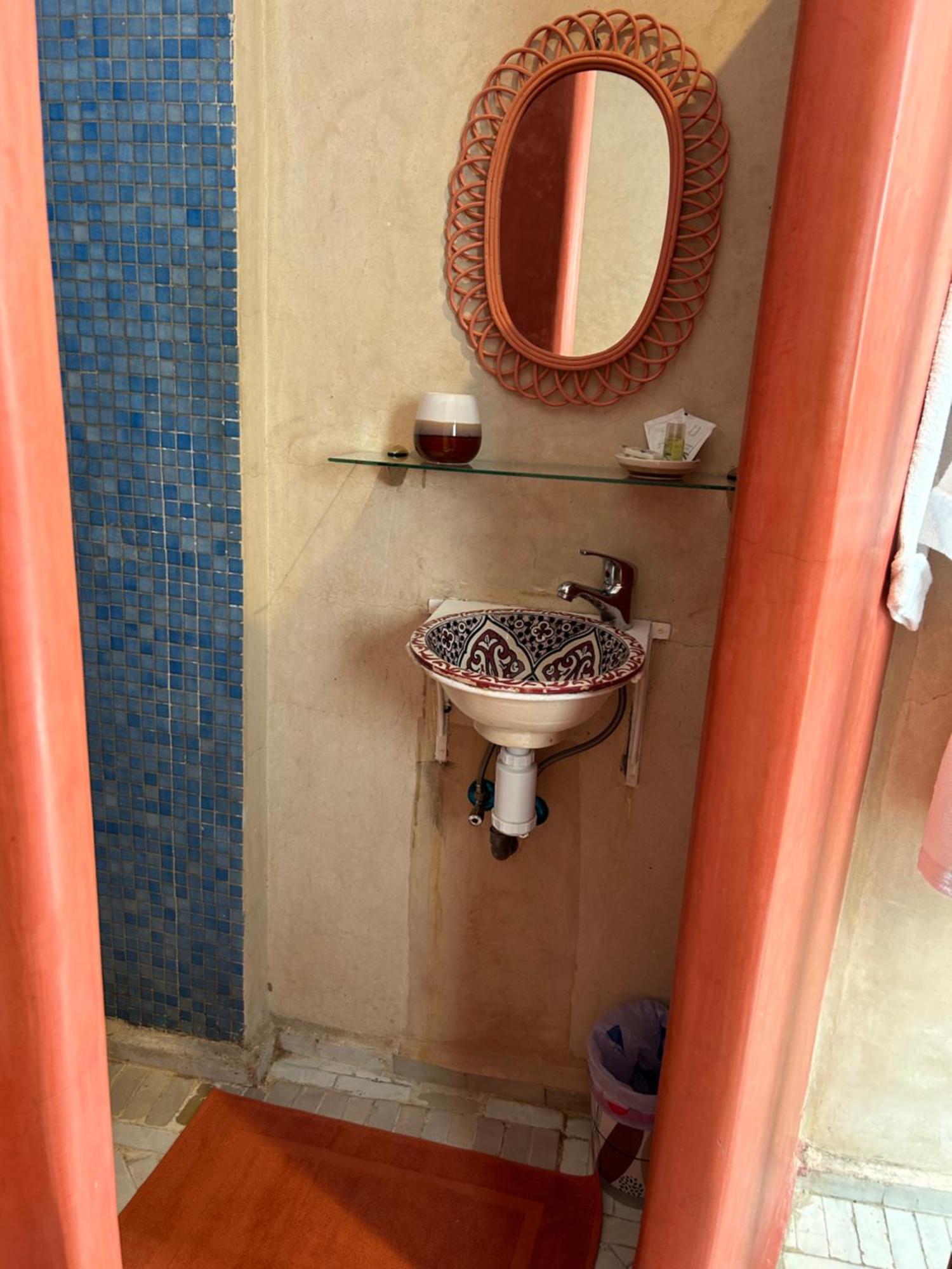 Riad Amazing Amazigh Avec Jacuzzi Petit Dejeuner Compris Avec Aussi Chambres Familiales Pres De La Place Jemaa El Fna 마라케시 외부 사진