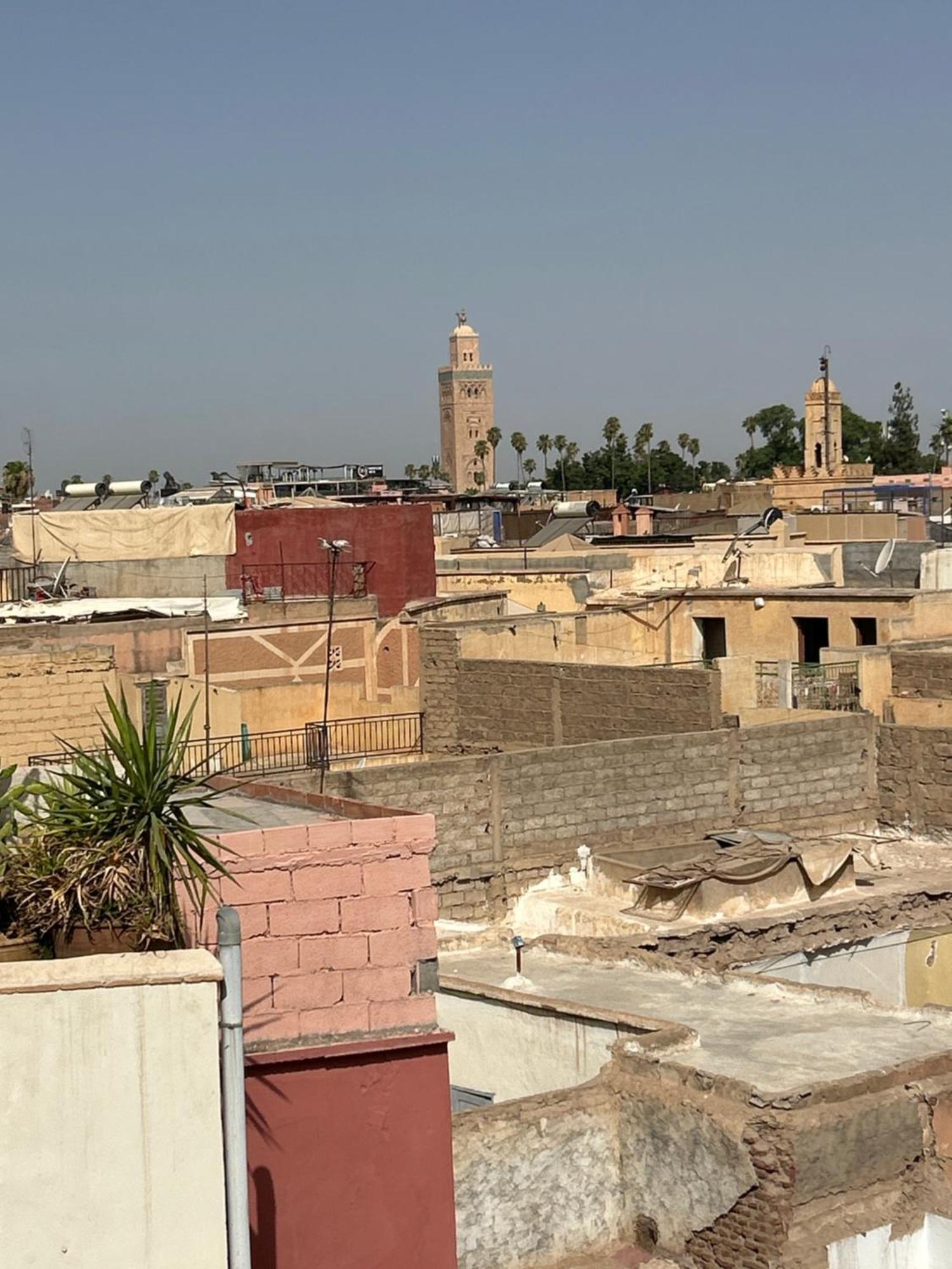 Riad Amazing Amazigh Avec Jacuzzi Petit Dejeuner Compris Avec Aussi Chambres Familiales Pres De La Place Jemaa El Fna 마라케시 외부 사진